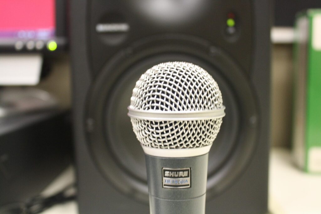 microphone, speaker, music